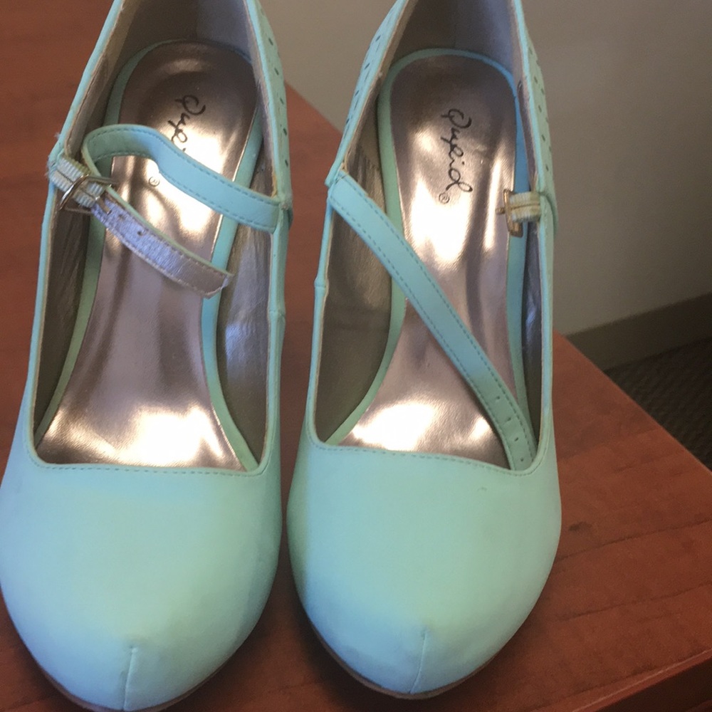 Cute minty sea foam green Mary Janes!